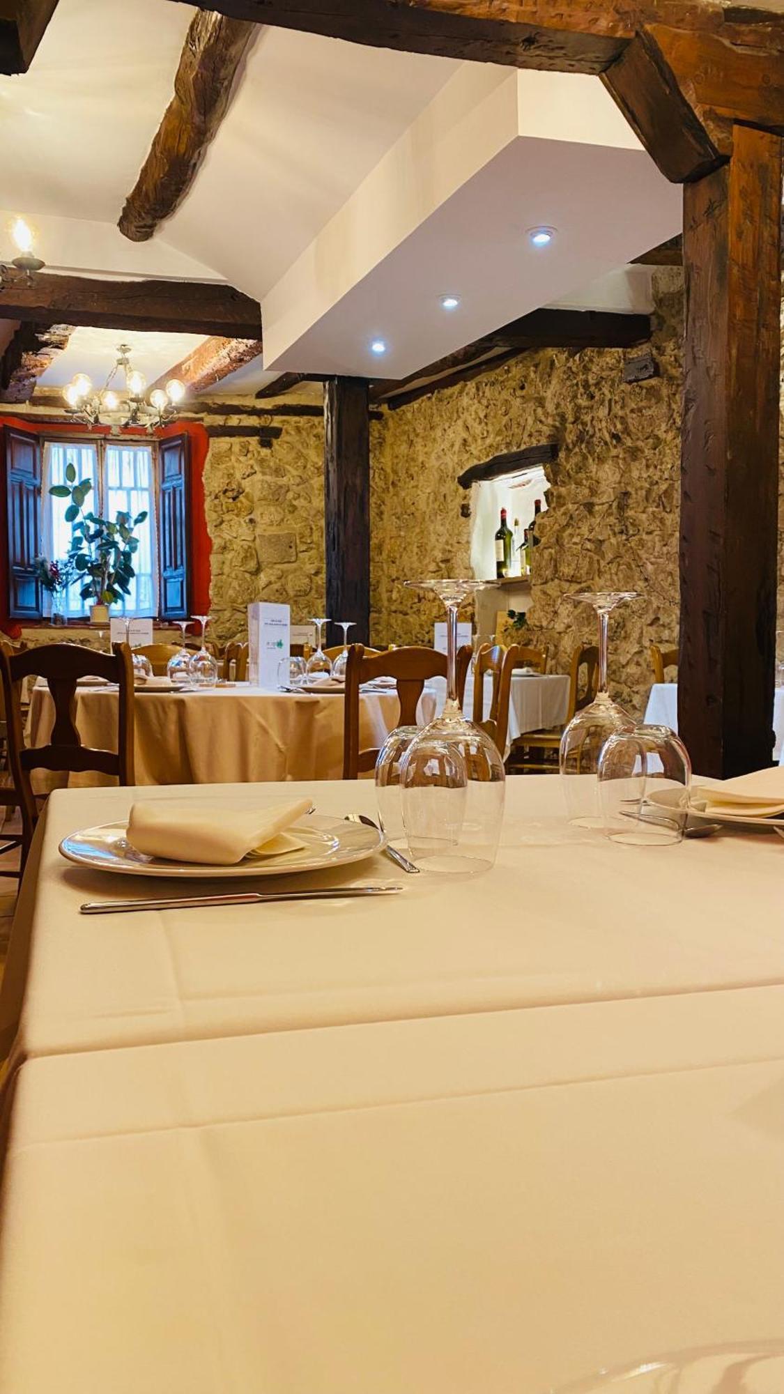 Hotel Restaurante Agapio De Tresnino Кинтанилья-де-Онесимо Экстерьер фото